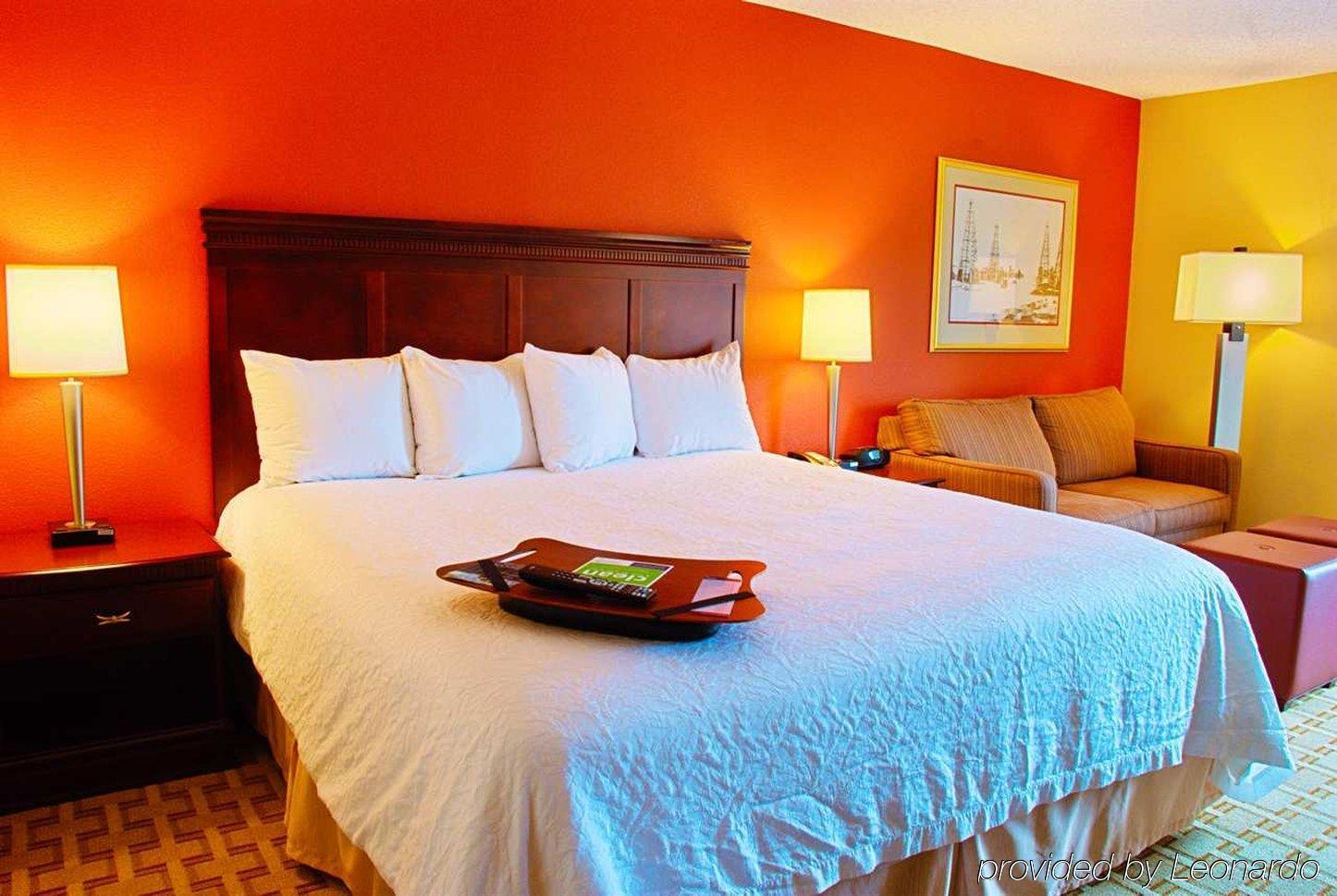 Hampton Inn Houston Near The Galleria Номер фото