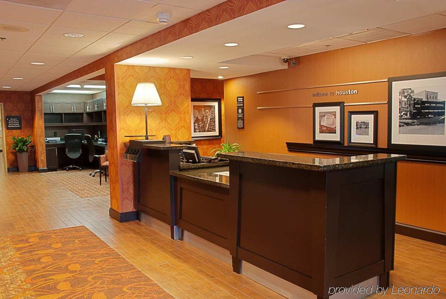 Hampton Inn Houston Near The Galleria Интерьер фото